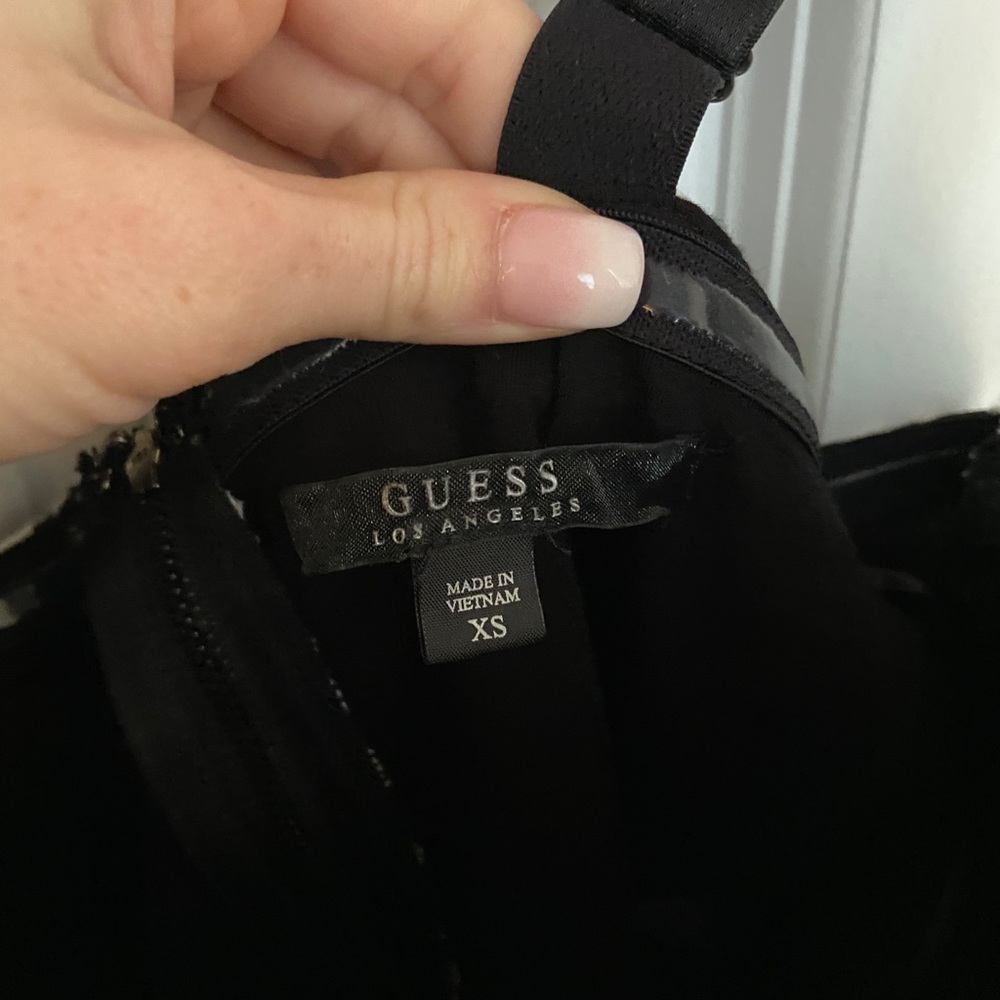 Guess Top - Picture 2 of 3